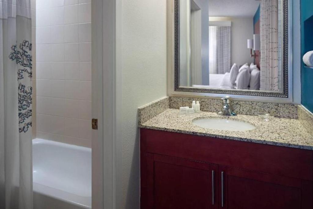Atlanta Airport North/virginia Avenue Hotel